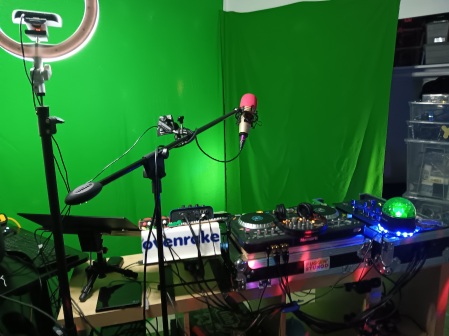 my dj setup in party mode